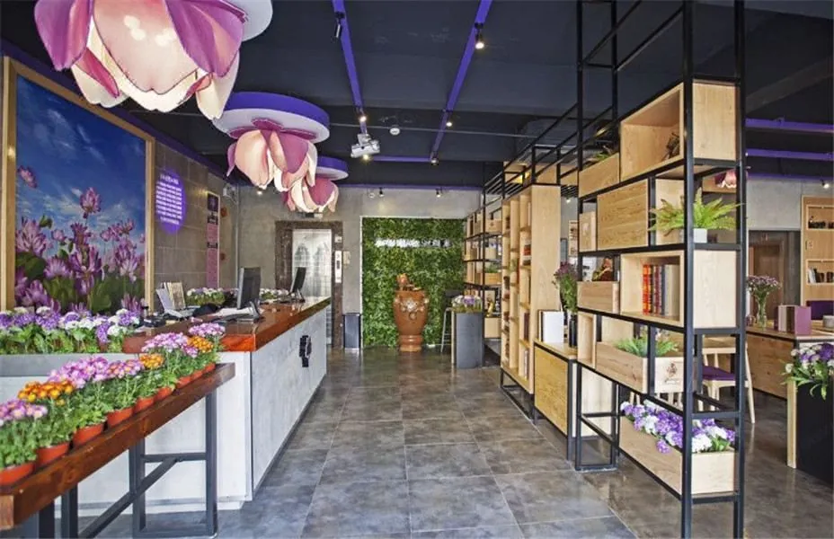 Blooming Hotel