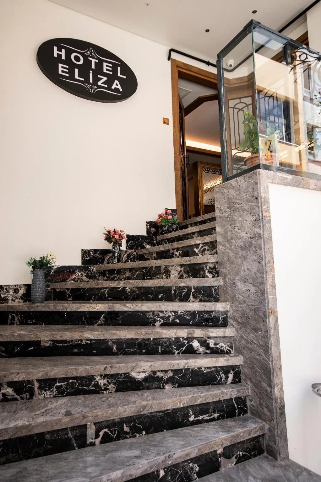 Eliza Hotel