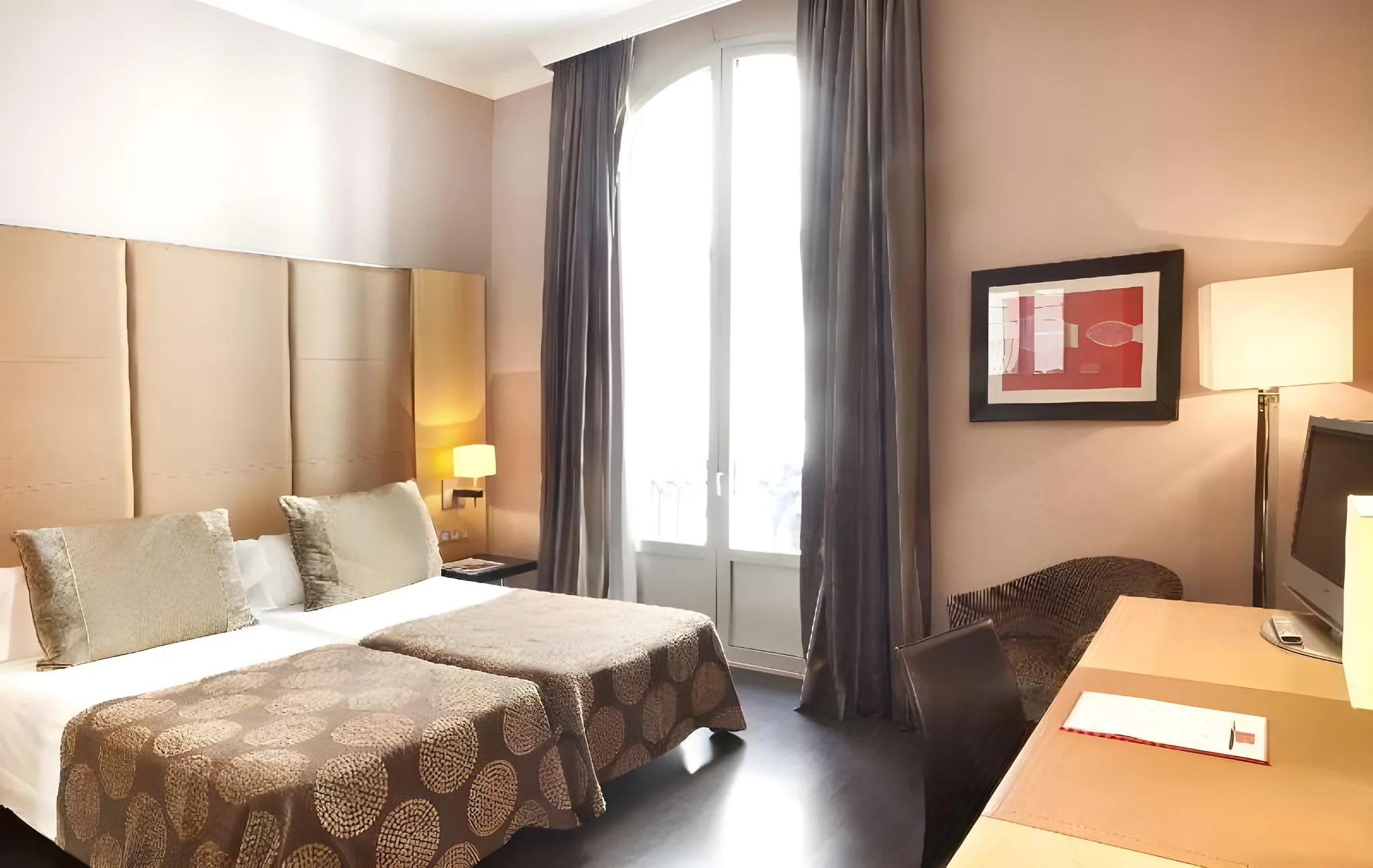 Hotel Midmost