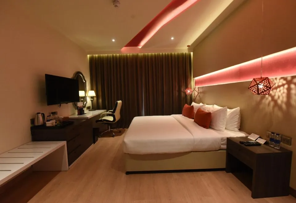 CARNELIAN BY GLORY BOWER HOTEL