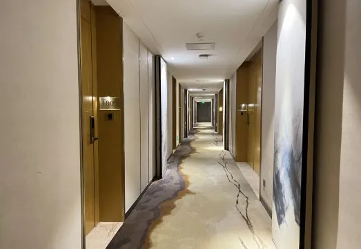 Guangzhou Nanhong Aust Hotel (Tianhou Palace of Nansha Passenger Port Station)