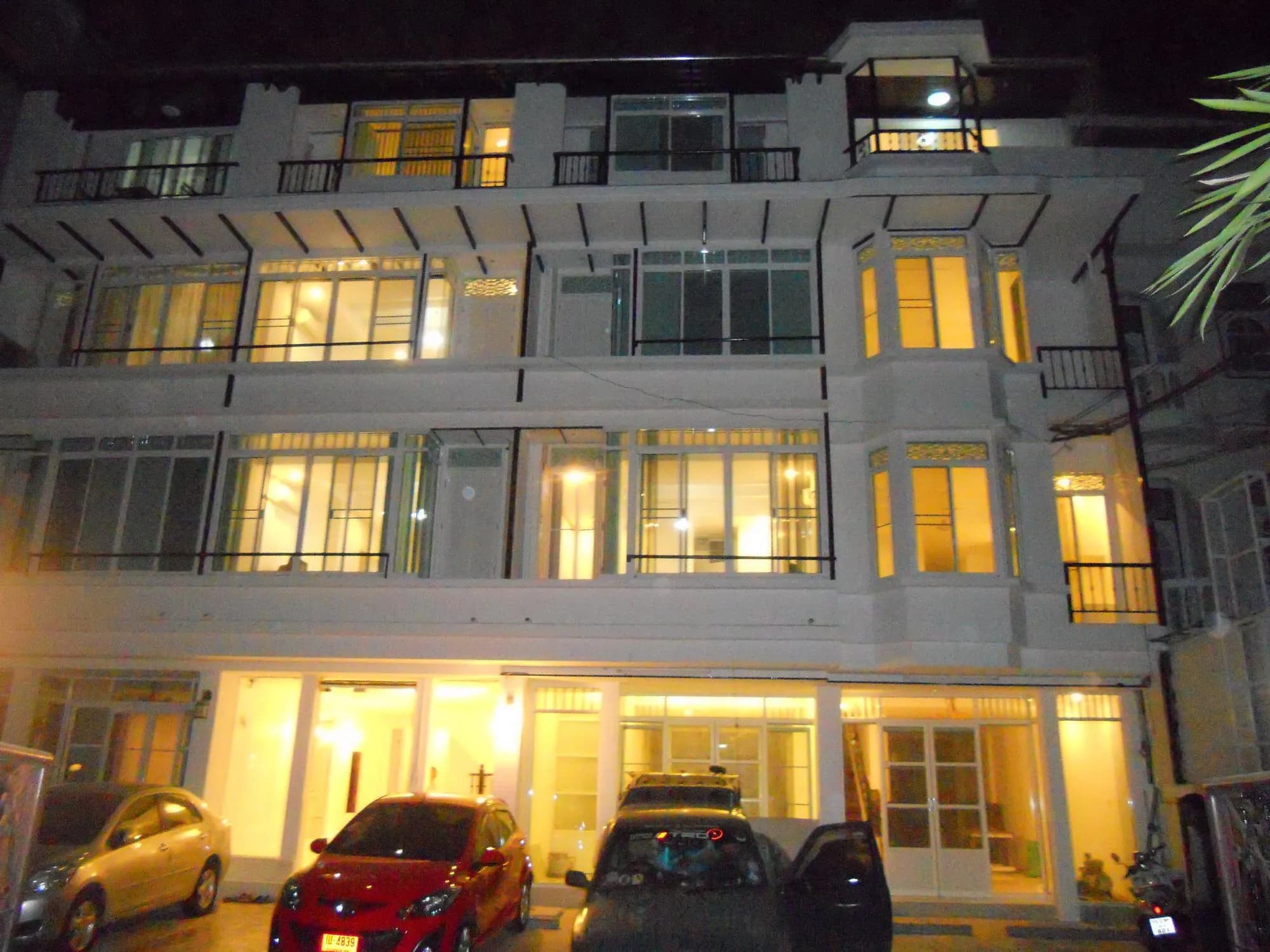 Ratchada-Sutthisan Hotel and Longstay