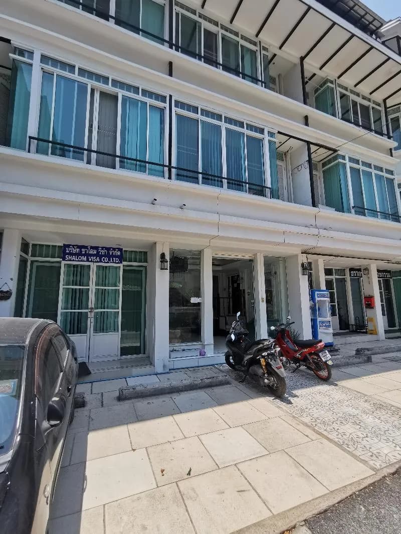 Ratchada-Sutthisan Hotel and Longstay