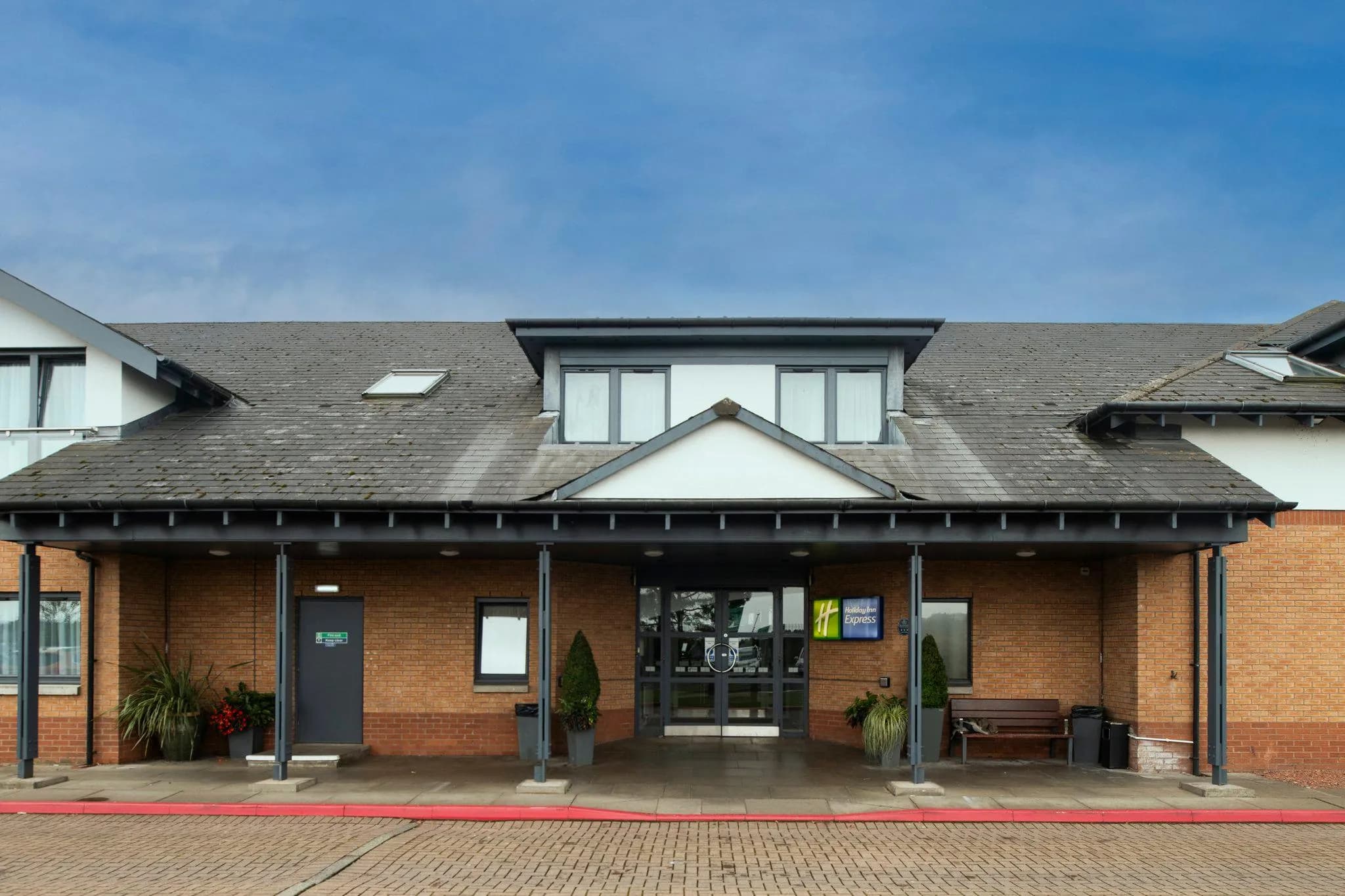 Holiday Inn Express Edinburgh Airport, an IHG Hotel