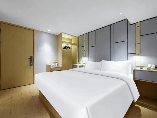 Ji Hotel (Shanghai Jinqiao International Commercial Plaza)