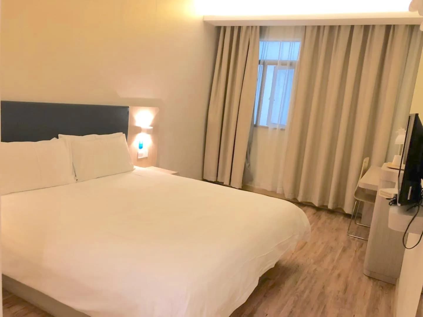 Hanting Hotel (Shanghai Jiangning Road New Branch)