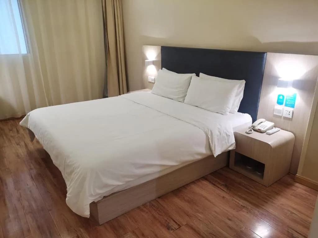 Hanting Hotel (Shanghai Jiangning Road New Branch)