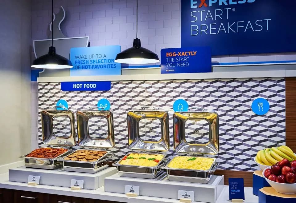 Holiday Inn Express - Niagara-on-The-Lake, an IHG Hotel
