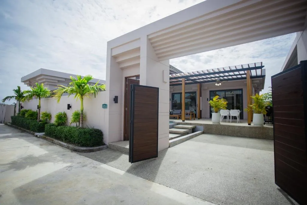 Gold Chariot Pool Villa Phuket