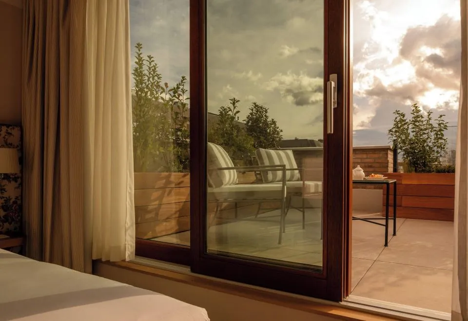9Hotel Chelton