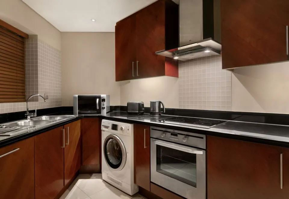 Shangri-La Hotel Apartments Qaryat Al Beri