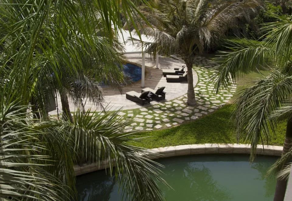 Shangri-La Hotel Apartments Qaryat Al Beri