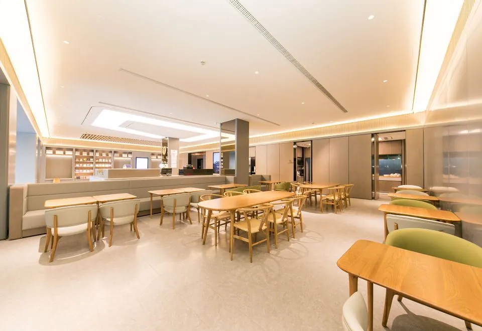 Yiting All Seasons Hotel (Shanghai Lupu Bridge)