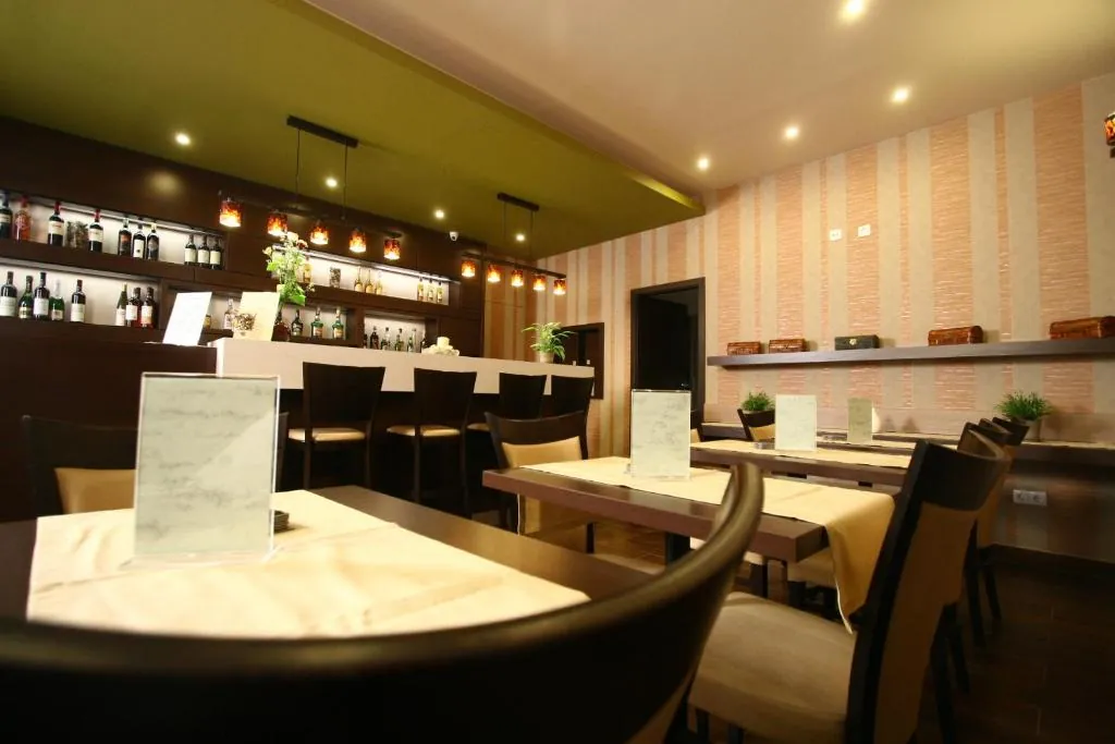 Central Hotel 21