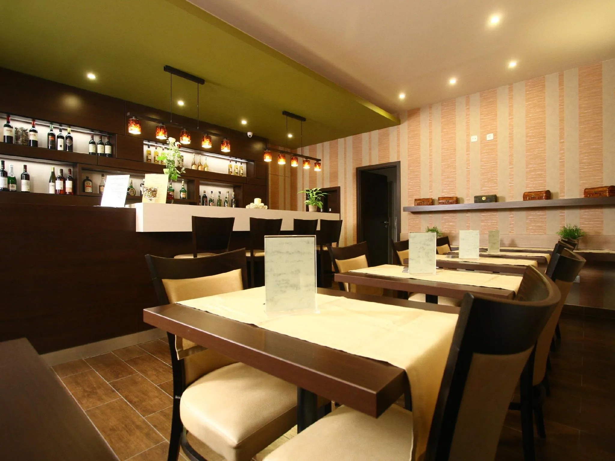 Central Hotel 21