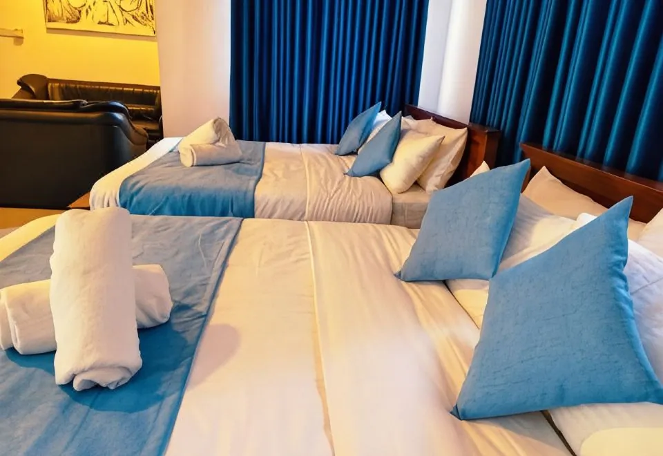 Empire Valley Hotel