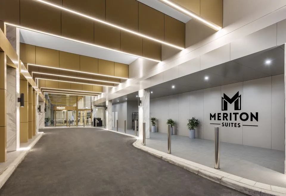 Meriton Suites Coward Street