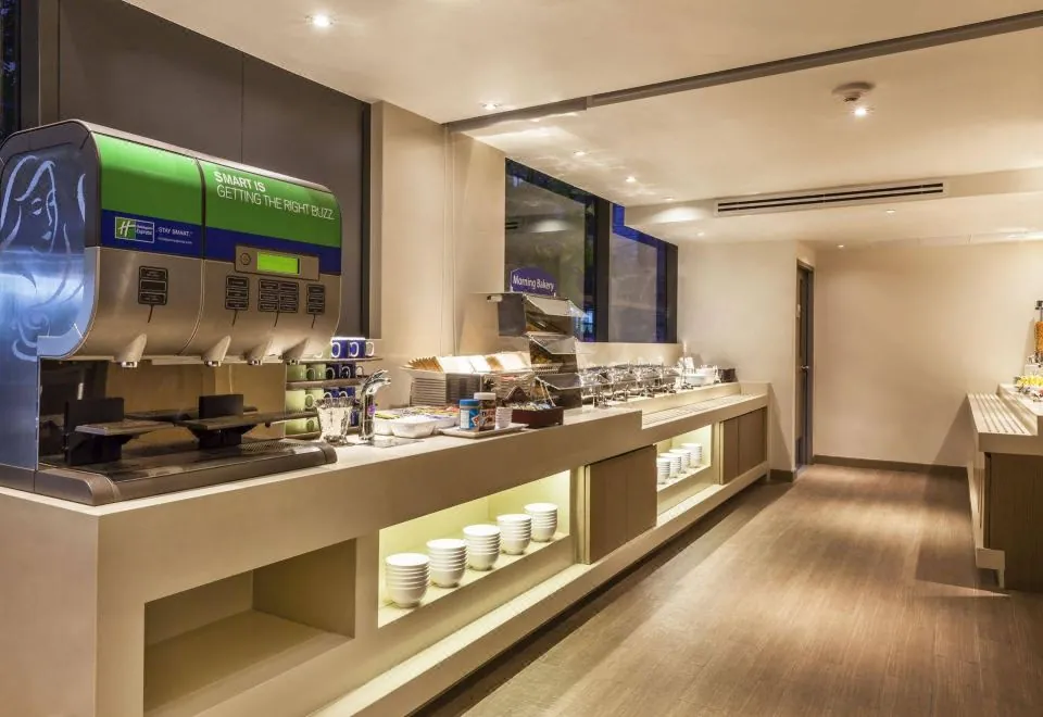 Holiday Inn Express Bangkok Sukhumvit 11