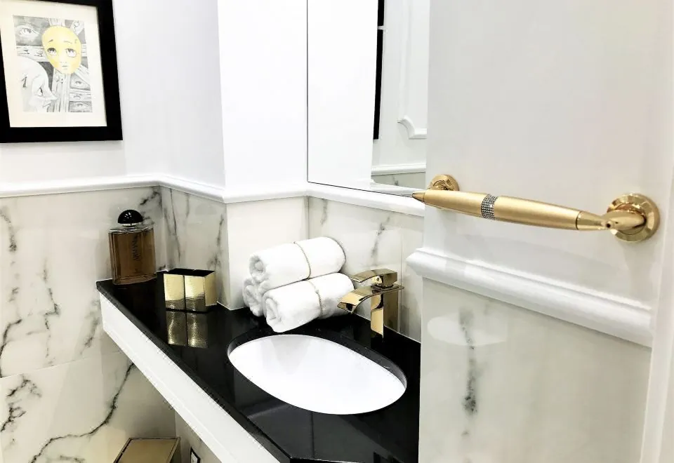 Mondrian Luxury Suites Unesco Old Town