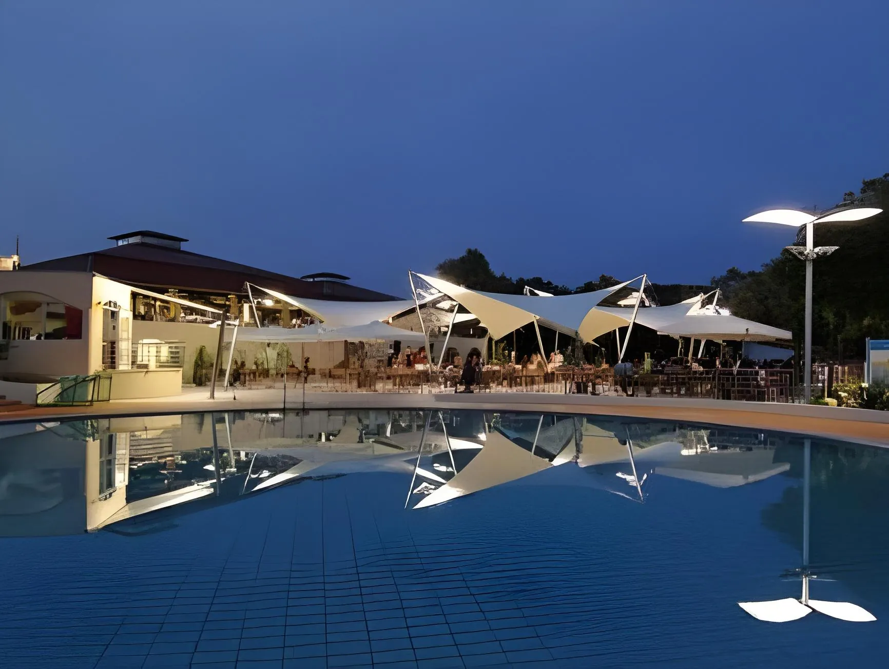 Maistra Select Amarin Resort