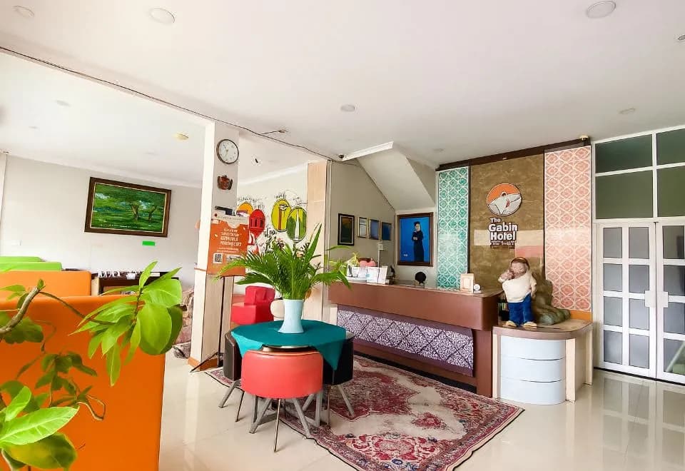 Cabin Hotel Sutomo