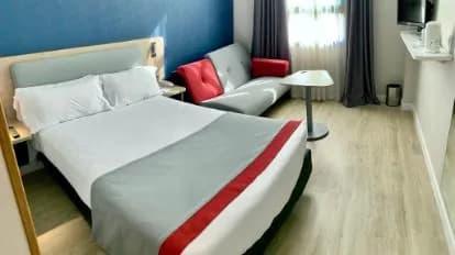 Holiday Inn Express Ciudad de las Ciencias, an IHG Hotel