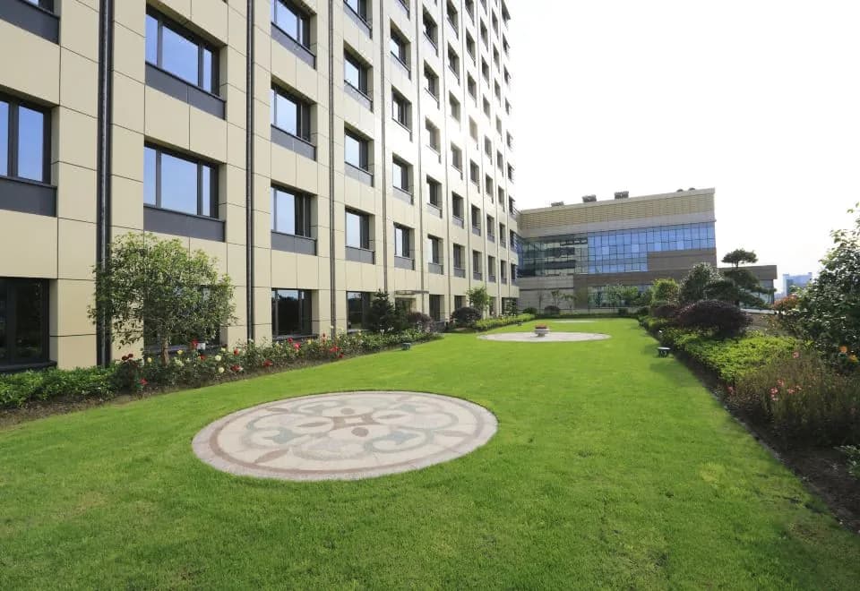 Shanghai Evergreen Laurel Hotel