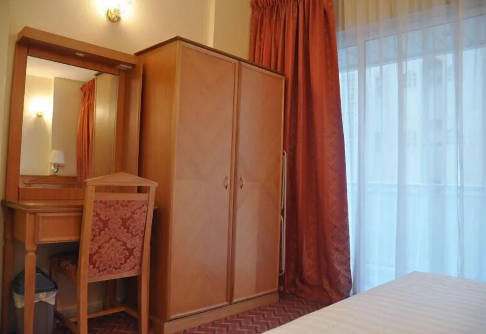 Royal Plaza Hotel Apartments
