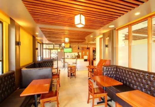 Highlands Suites Apartment Hotel