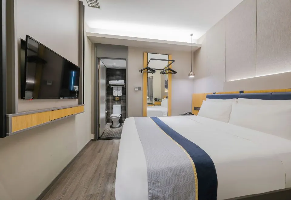 Rujia Business Travel Hotel (No.350 South Shanxi Road Huangpu District/471 East Beijing Road