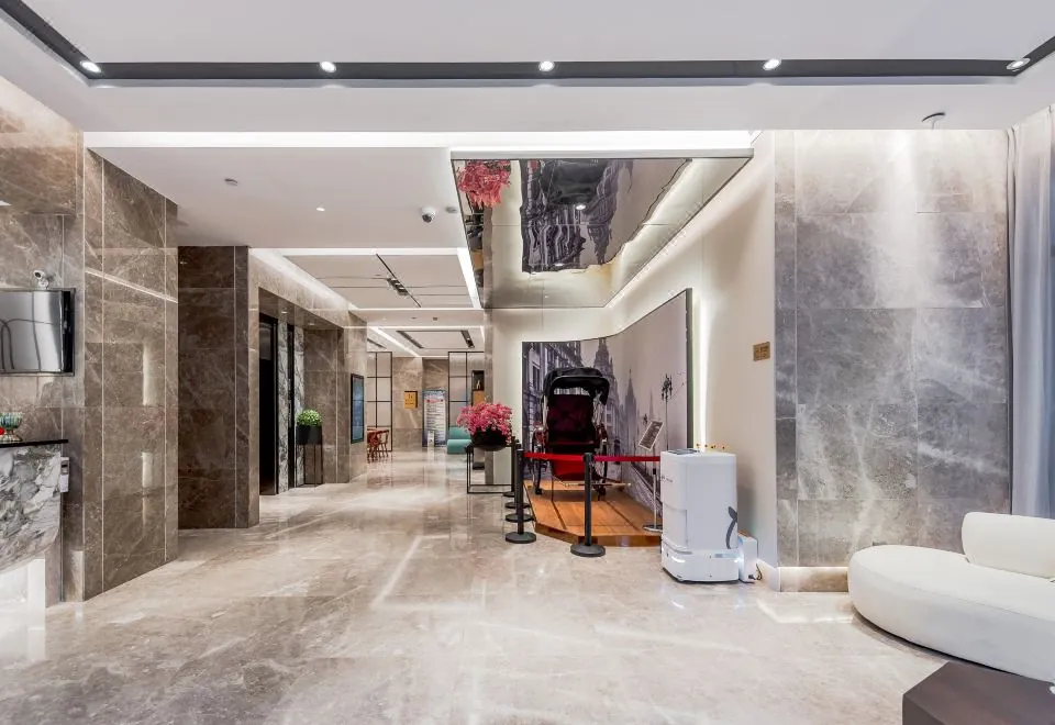 Rujia Business Travel Hotel (No.350 South Shanxi Road Huangpu District/471 East Beijing Road