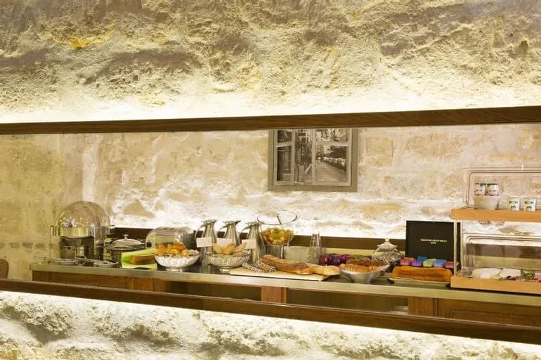Le Relais Saint Honoré