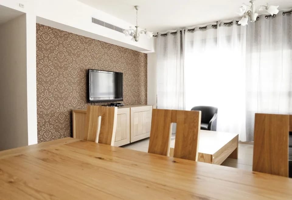 Sunshine Suites