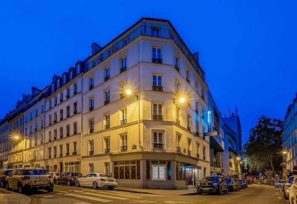 Comfort Hotel Nation Père Lachaise Paris 11