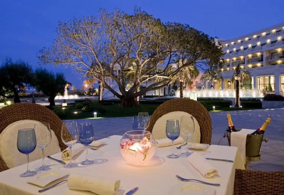 Las Arenas Balneario Resort