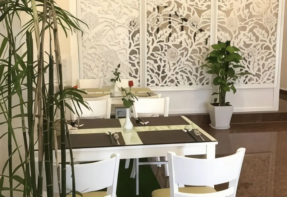 Tea Leaf Hotel