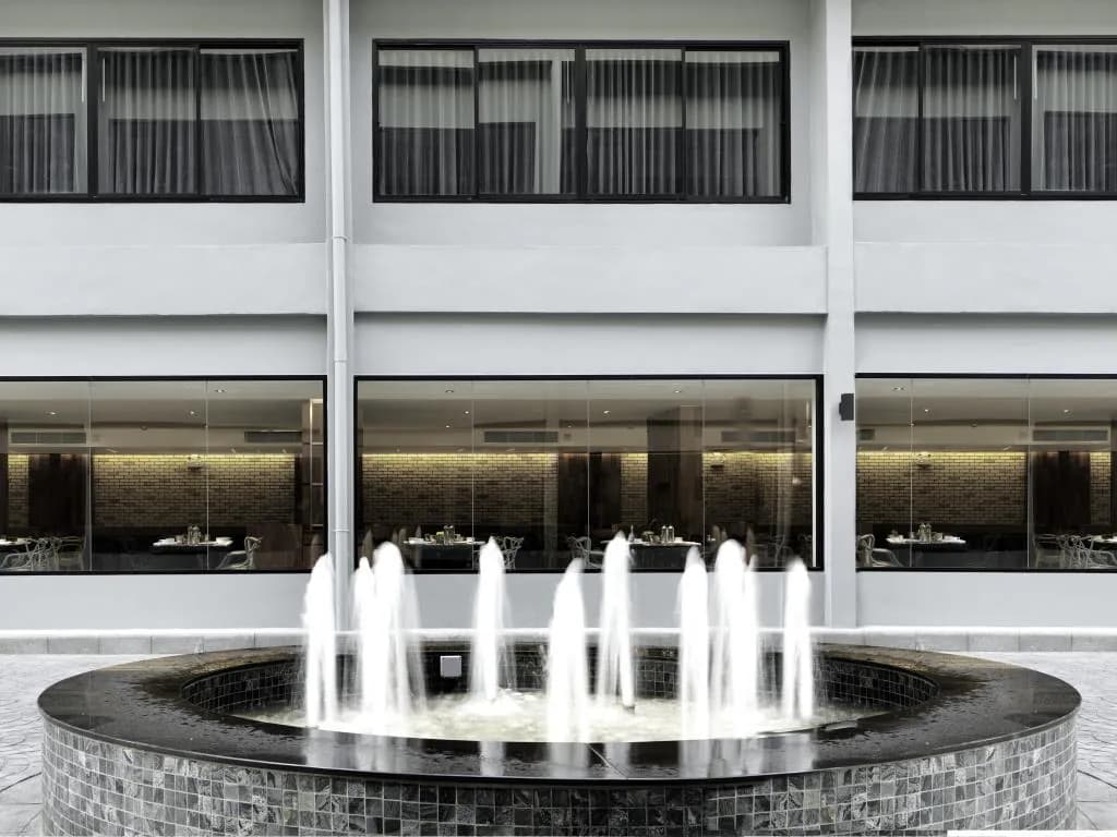 S Ratchada Leisure Hotel