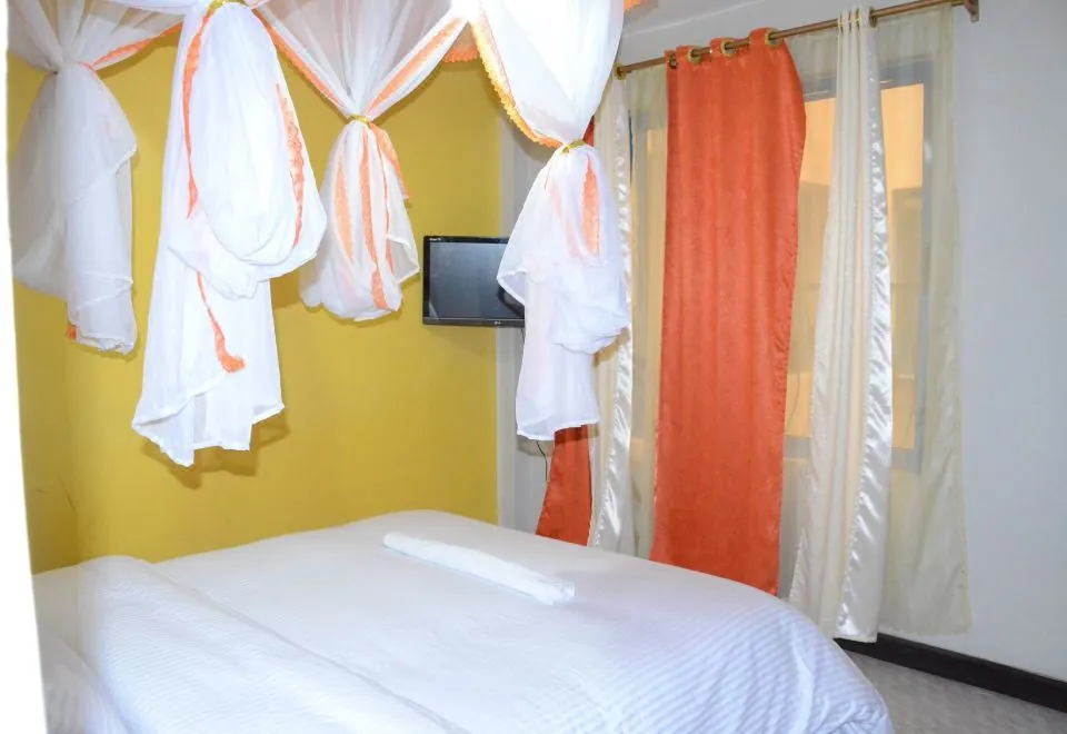 Golden Goose Hotel