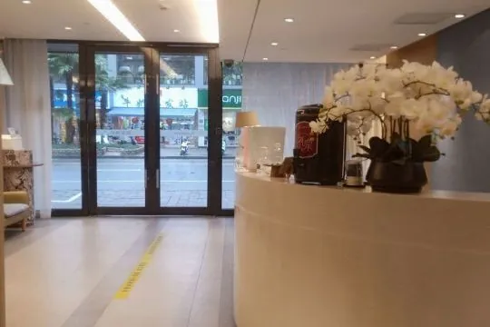 Homeinn(Shanghai Dapuqiao Luban Road subway station)