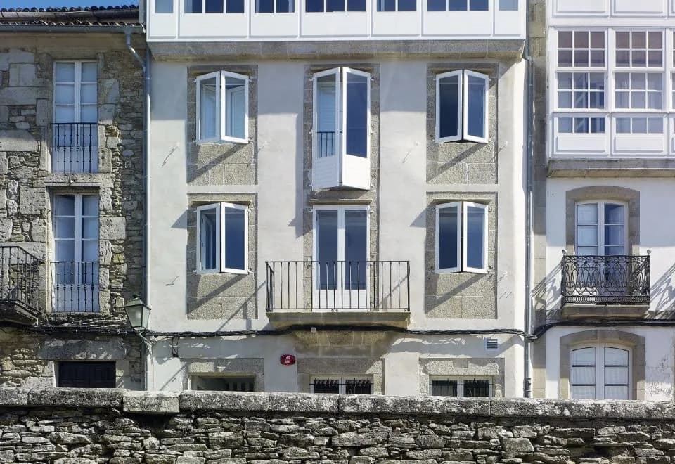 Moure Hotel