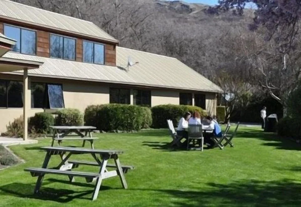 Altamont Lodge