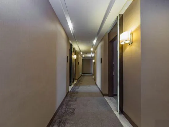 Sushi Select Hotel (Fuzhou Road, Shanghai People's Square)