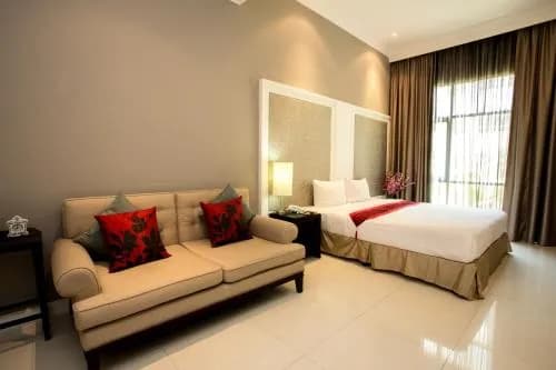 Hope Land Hotel 46/1