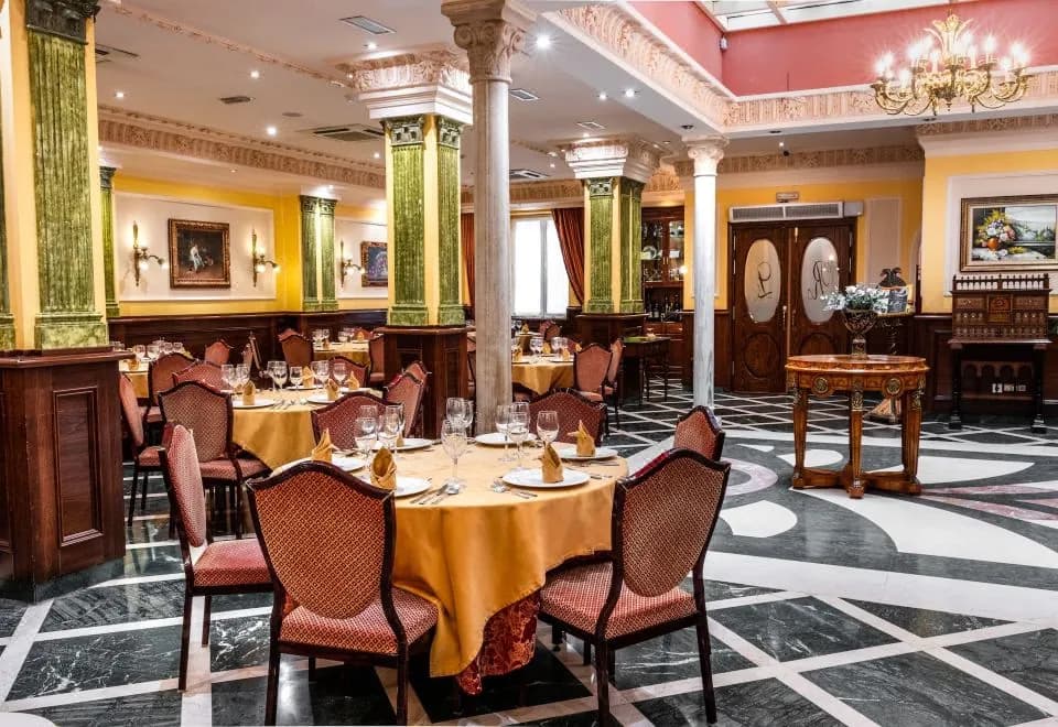 Hotel Reina Cristina