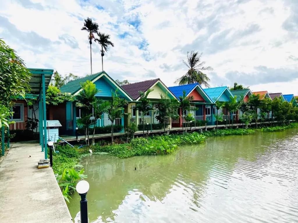 Baan Chay Namm Resort