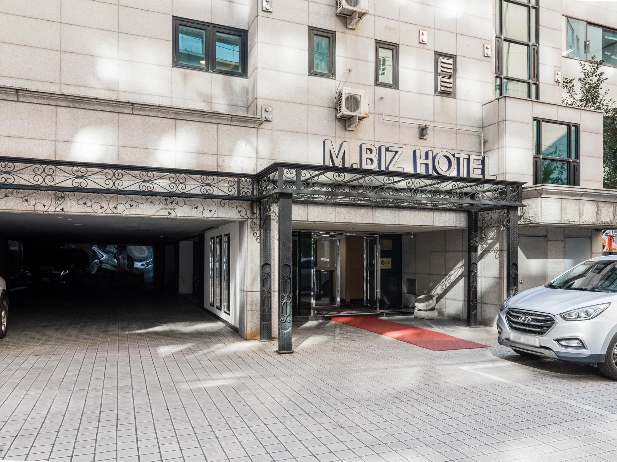 M.Biz Hotel