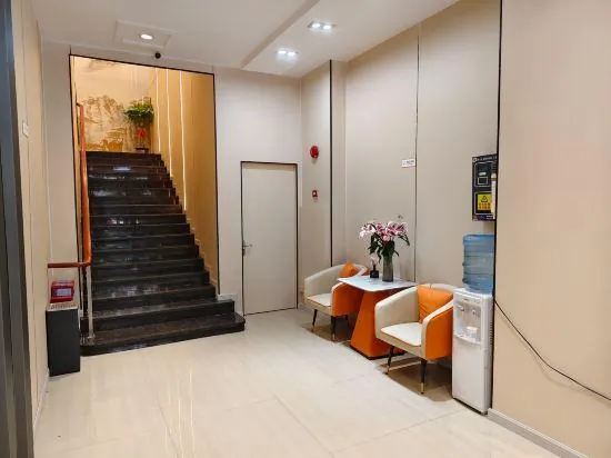 YuanRui Hotel ( Financial City Keyun Road Subway Station Store)