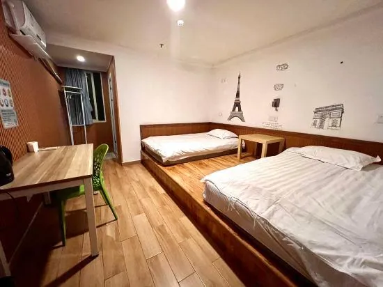 Lazy Gaga Youth Hostel