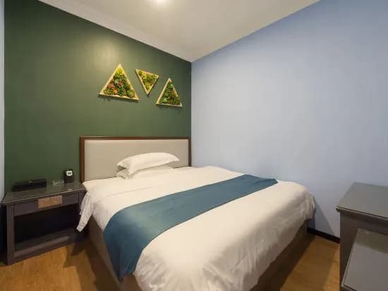 Huiyin Fashion Hotel