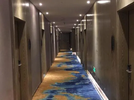 Life Hotel (Ouzhuang Metro Station)